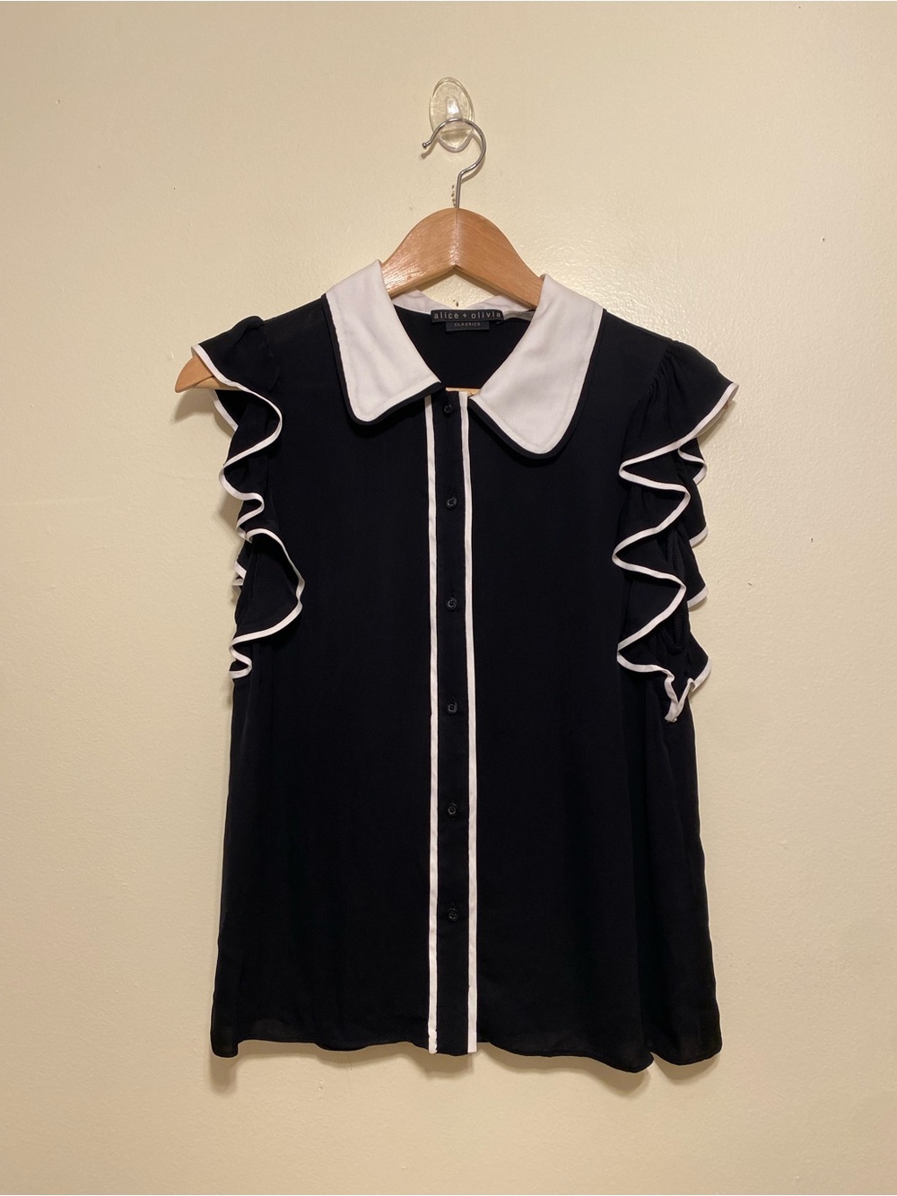 Alice + Olivia Black Ruffle Sleeve Contrast Collar Blouse. Size S